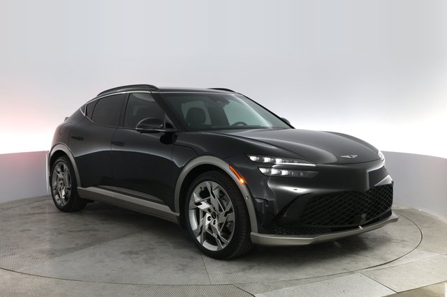 2023 Genesis GV60 — photo 10 of 23