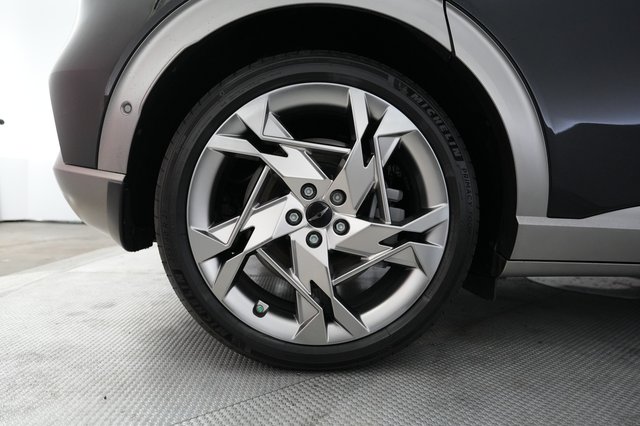 2023 Genesis GV60 — photo 15 of 23