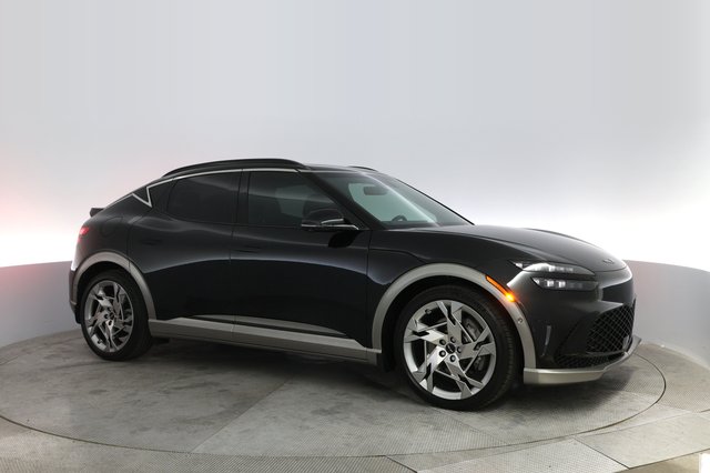 2023 Genesis GV60 — photo 11 of 23