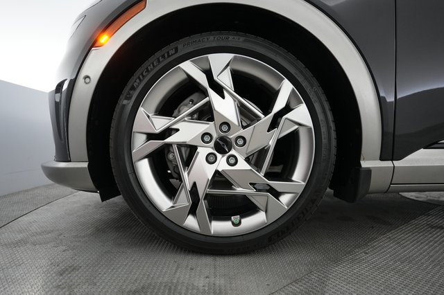 2023 Genesis GV60 — photo 7 of 23