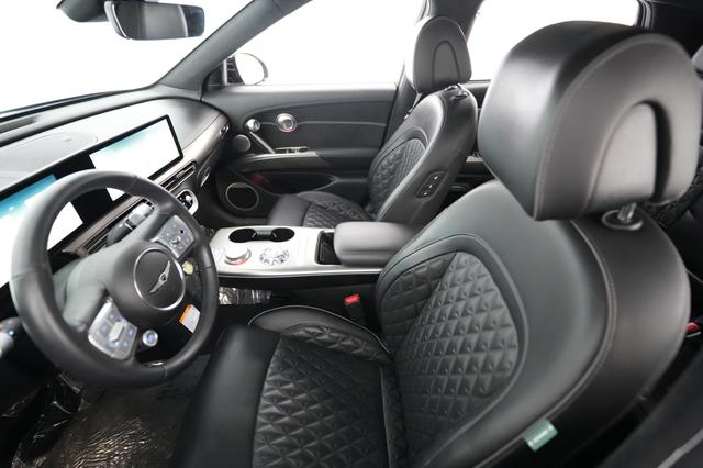 2023 Genesis GV60 — photo 3 of 23