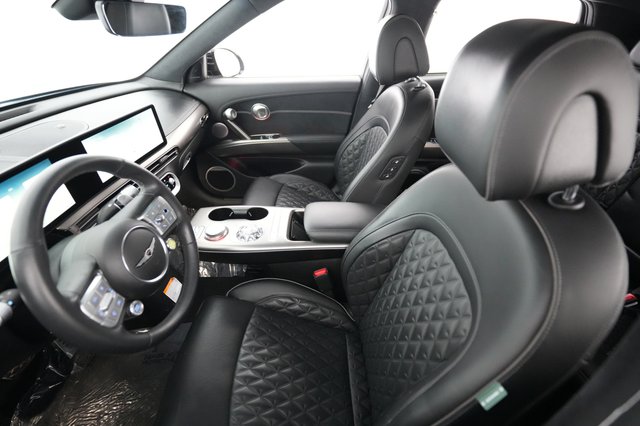 2023 Genesis GV60 — photo 3 of 23