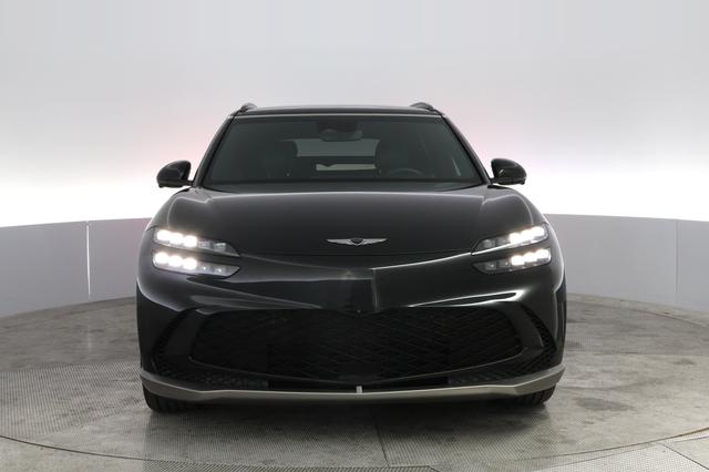 2023 Genesis GV60 — photo 9 of 23