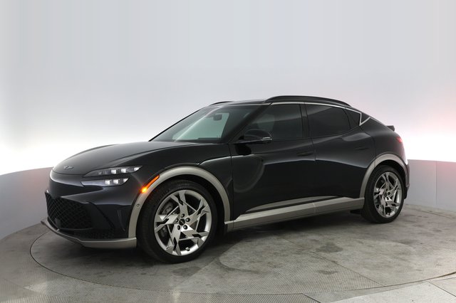 2023 Genesis GV60 — photo 14 of 23