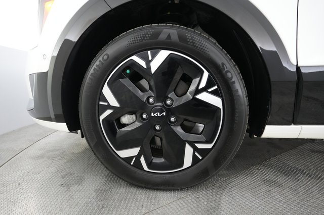 2023 Kia Niro EV — photo 16 of 21