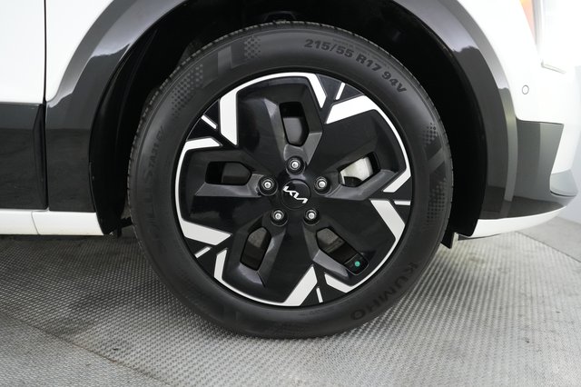 2023 Kia Niro EV — photo 17 of 21