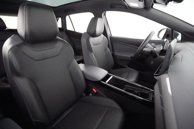 2024 Volkswagen ID.4 — photo 18 of 20
