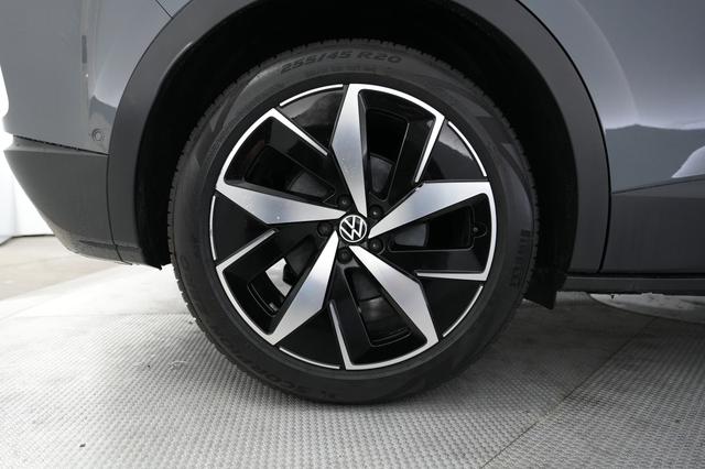 2024 Volkswagen ID.4 — photo 7 of 20