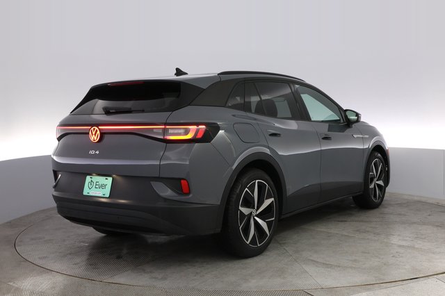 2024 Volkswagen ID.4 — photo 2 of 20
