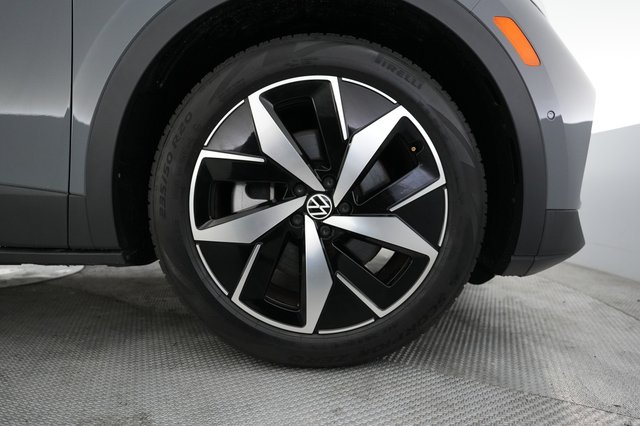 2024 Volkswagen ID.4 — photo 15 of 20