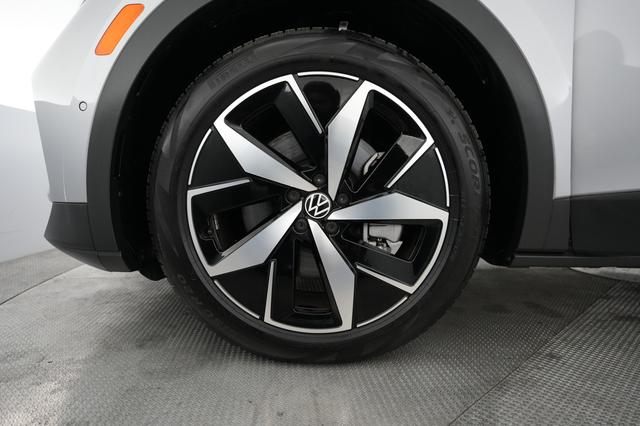 2024 Volkswagen ID.4 — photo 7 of 20