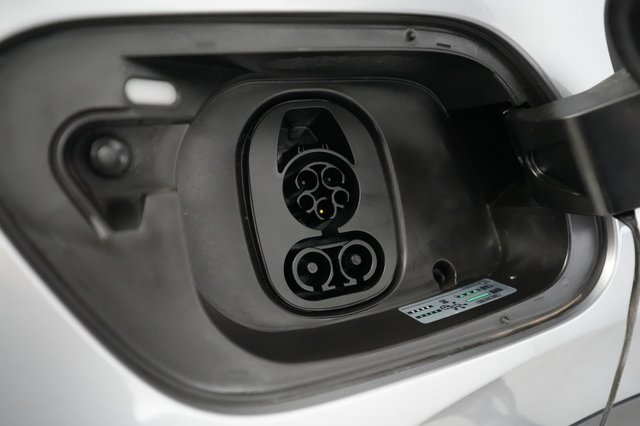 2024 Volkswagen ID.4 — photo 8 of 20