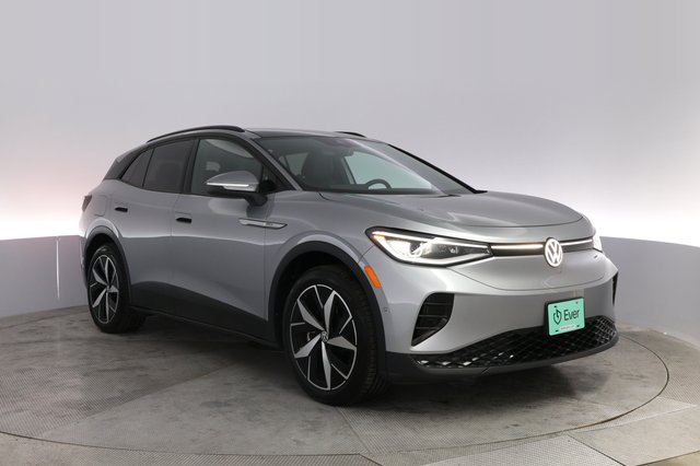 2024 Volkswagen ID.4 — photo 10 of 20
