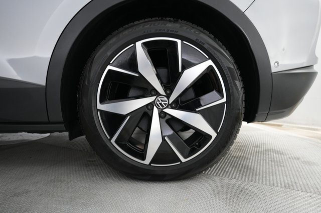 2024 Volkswagen ID.4 — photo 17 of 20