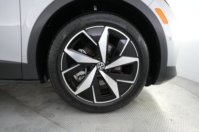 2024 Volkswagen ID.4 — photo 7 of 21