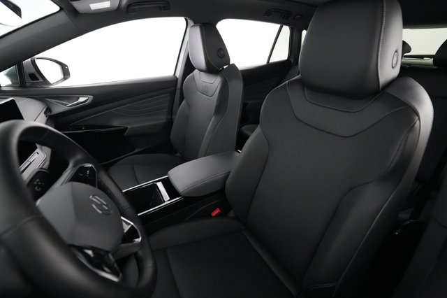 2024 Volkswagen ID.4 — photo 3 of 21