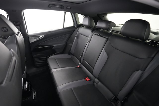 2024 Volkswagen ID.4 — photo 19 of 21