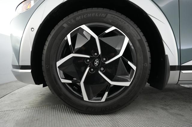 2024 Hyundai IONIQ 5 — photo 7 of 20