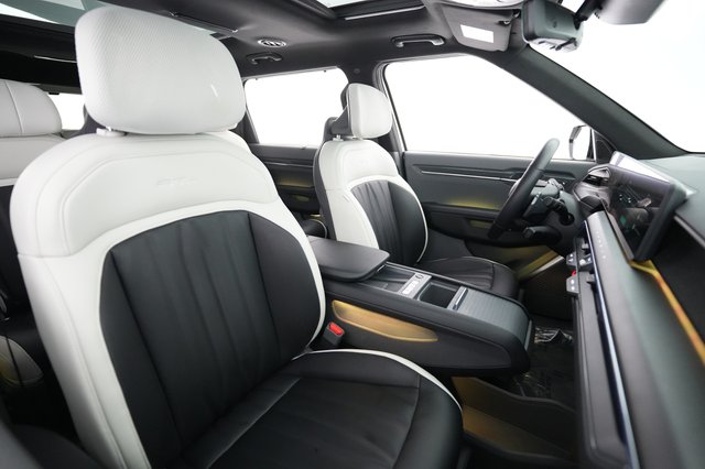 2024 Kia EV9 — photo 18 of 21