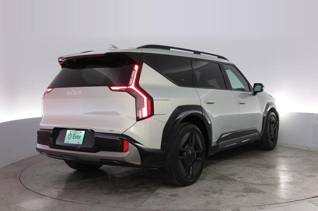 2024 Kia EV9 — photo 2 of 21
