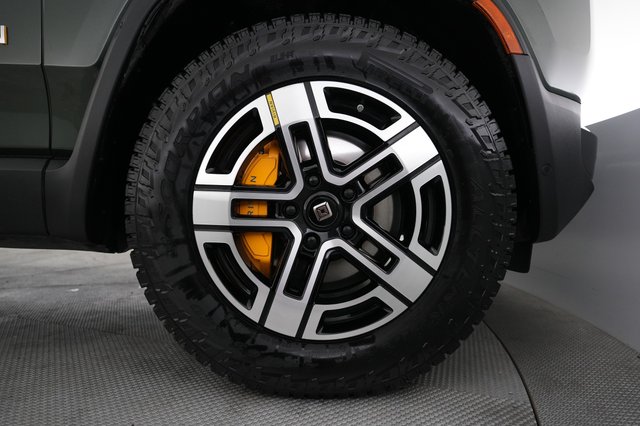 2023 Rivian R1T — photo 15 of 21