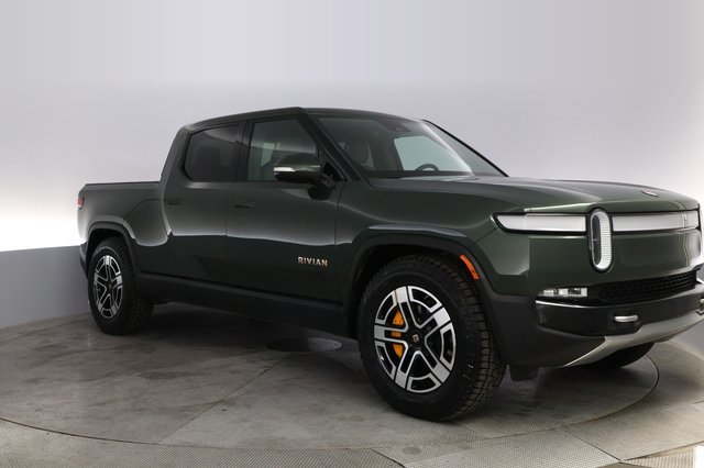 2023 Rivian R1T — photo 10 of 21
