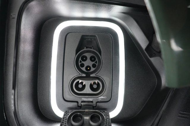 2023 Rivian R1T — photo 8 of 21