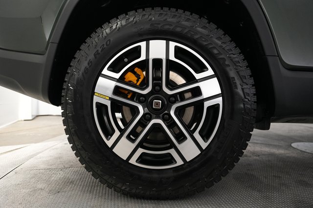 2023 Rivian R1T — photo 7 of 21