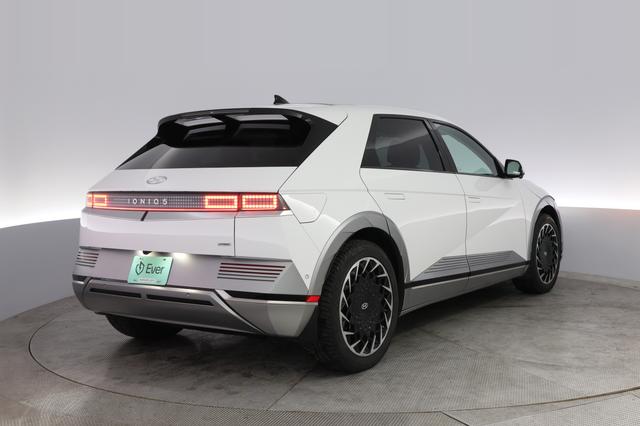 2023 Hyundai IONIQ 5 — photo 2 of 20