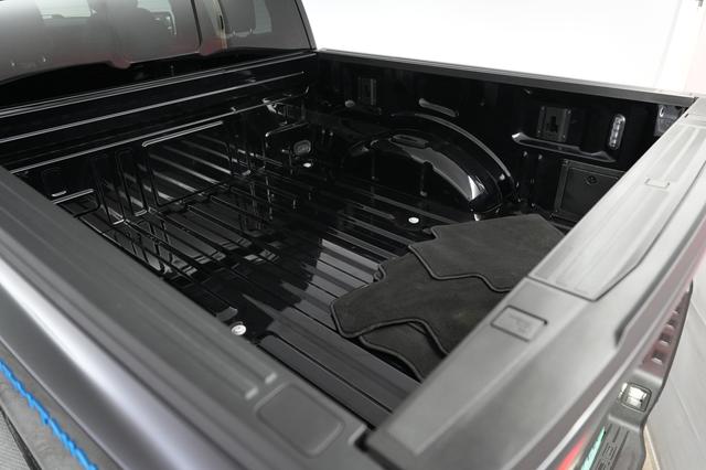 2024 Ford F-150 Lightning — photo 6 of 14