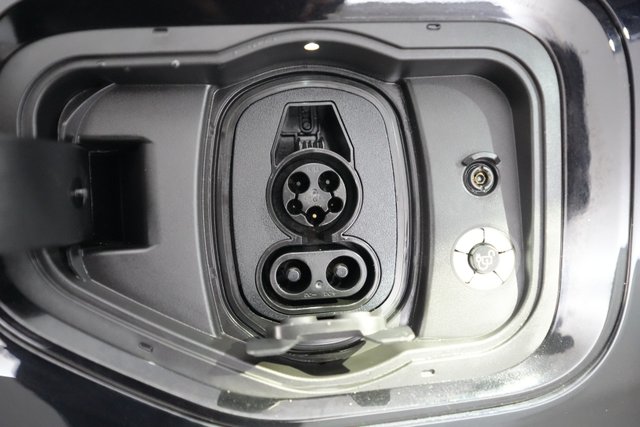 2024 Ford F-150 Lightning — photo 8 of 14