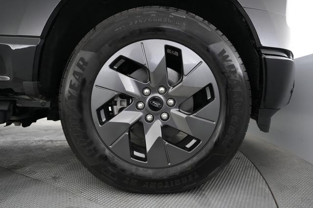 2024 Ford F-150 Lightning — photo 7 of 14