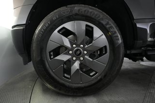2024 Ford F-150 Lightning — photo 10 of 14