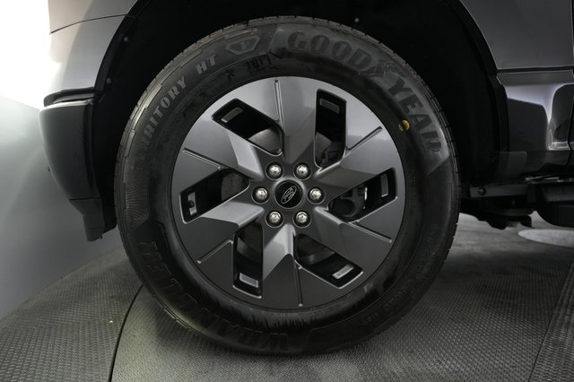 2024 Ford F-150 Lightning — photo 10 of 14