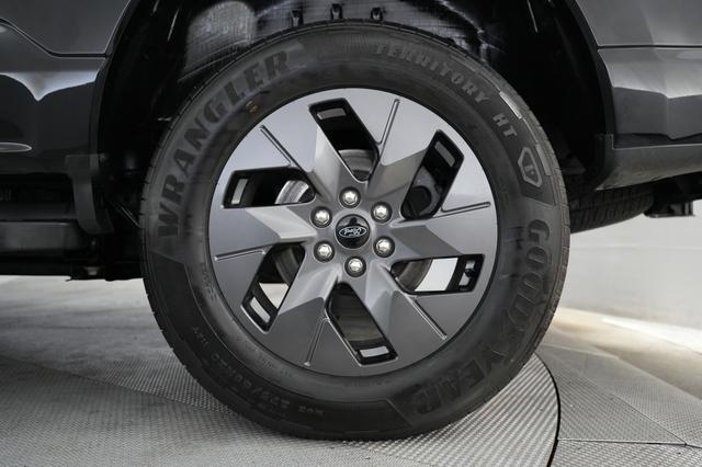2024 Ford F-150 Lightning — photo 9 of 14
