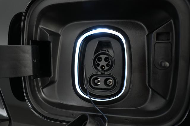 2024 Chevrolet Silverado EV — photo 8 of 15