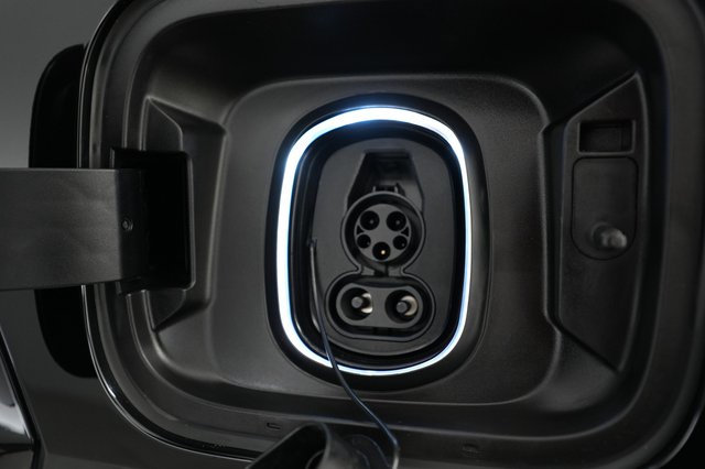 2024 Chevrolet Silverado EV — photo 8 of 15