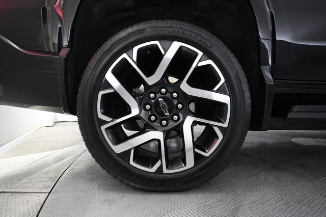 2024 Chevrolet Silverado EV — photo 10 of 15