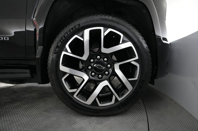 2024 Chevrolet Silverado EV — photo 11 of 15