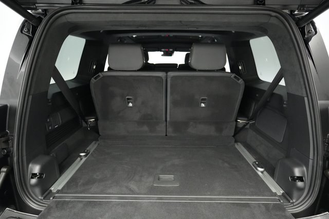 2024 Rivian R1S — photo 6 of 22