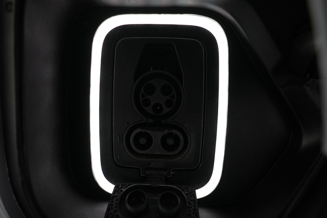 2024 Rivian R1S