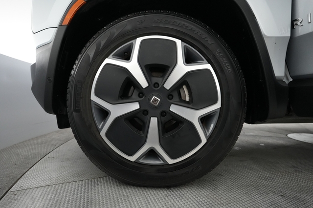 2024 Rivian R1S