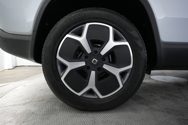 2024 Rivian R1S