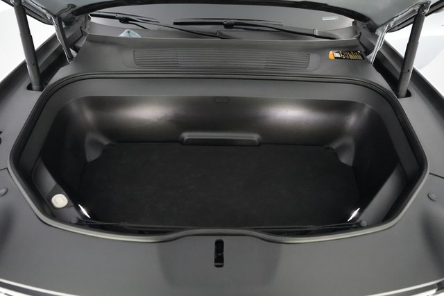2024 Rivian R1S — photo 21 of 22