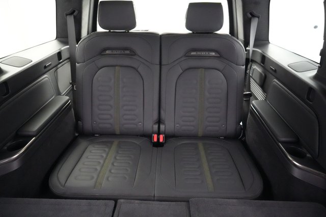 2024 Rivian R1S — photo 20 of 22