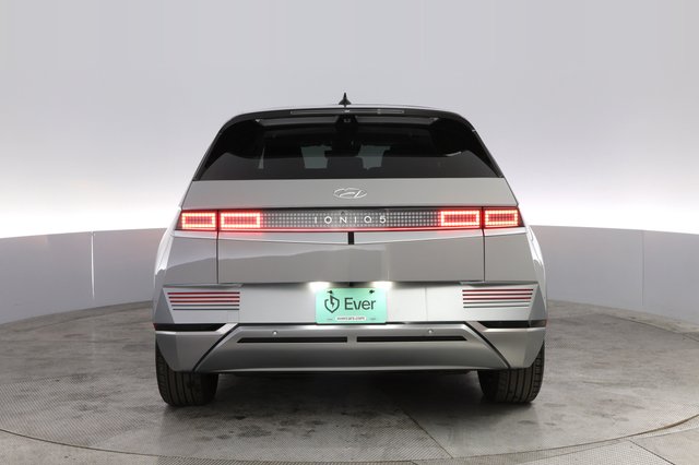 2024 Hyundai IONIQ 5 — photo 12 of 20