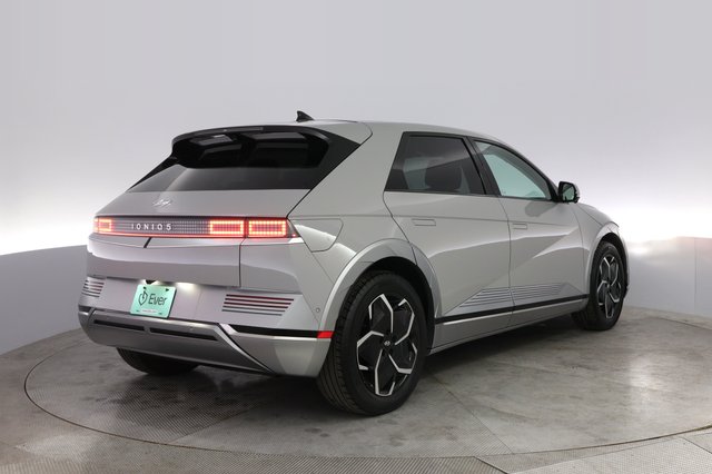 2024 Hyundai IONIQ 5 — photo 2 of 20