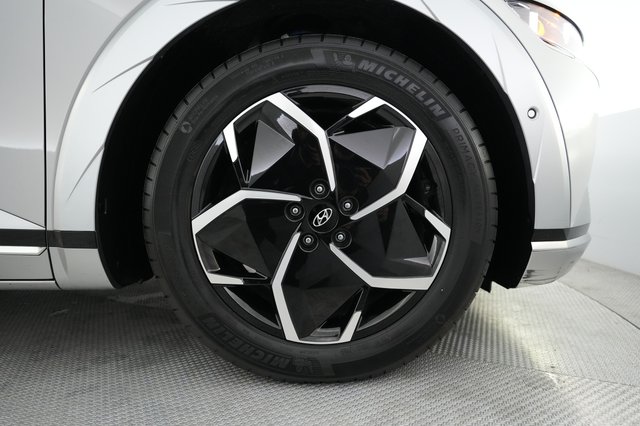 2024 Hyundai IONIQ 5 — photo 16 of 20