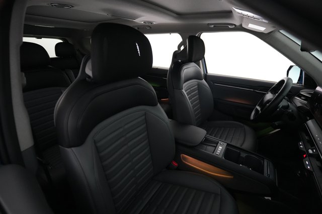 2024 Kia EV9 — photo 18 of 22