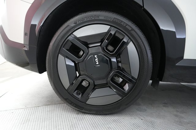 2024 Kia EV9 — photo 7 of 24